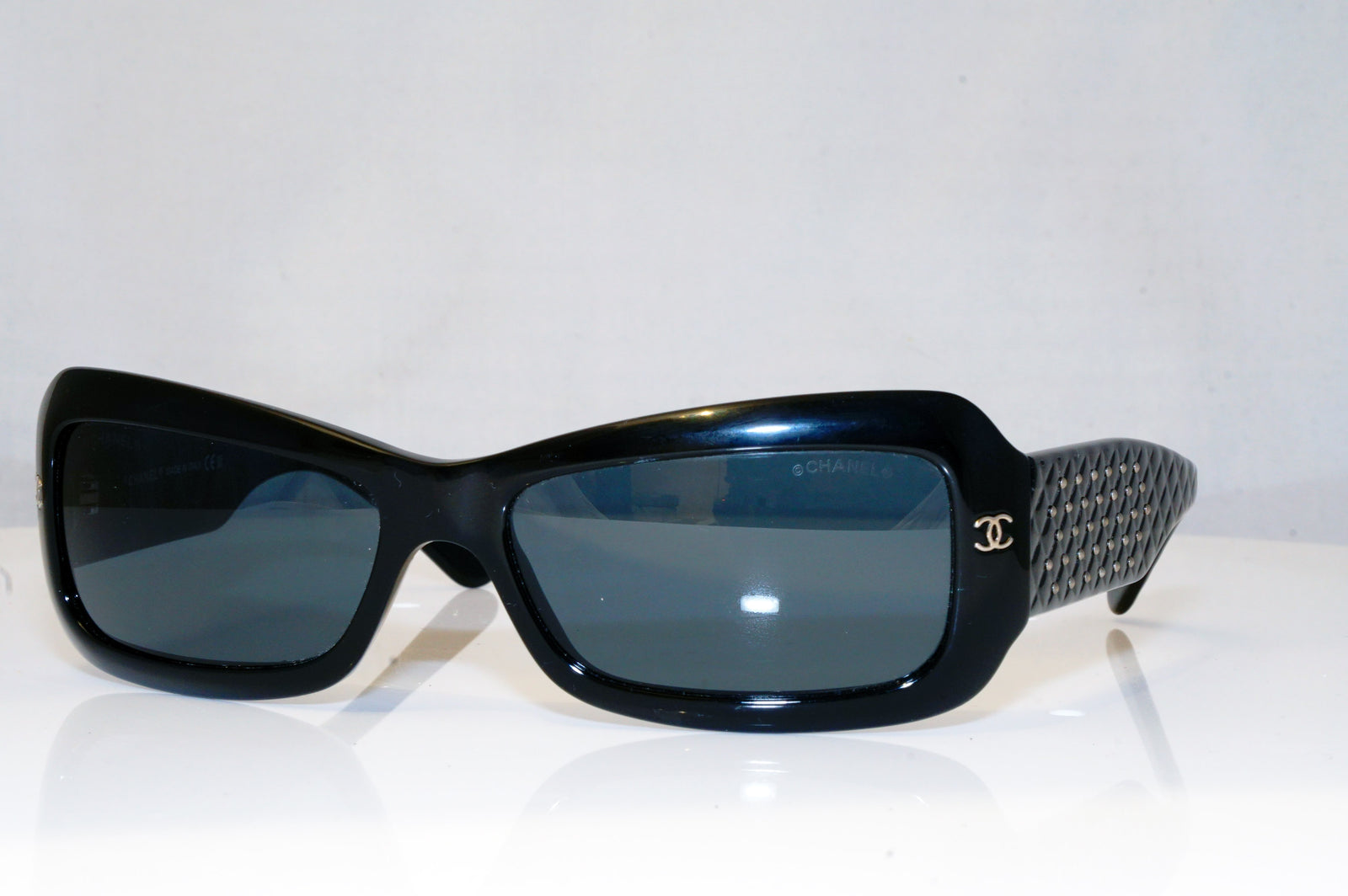 CHANEL Womens Designer Sunglasses Black Round STUDDED 5099 501/87