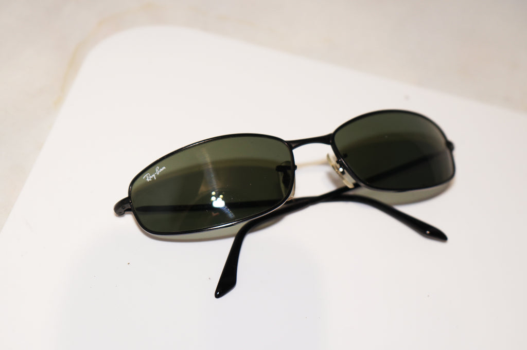 RAY-BAN 1990 Vintage Mens Designer Sunglasses Black Predator RB 3216 006 16260