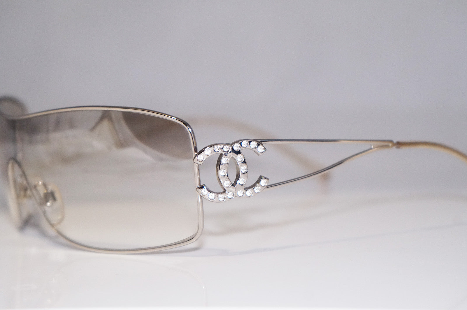 Sunglasses Chanel Silver in Metal - 34361743