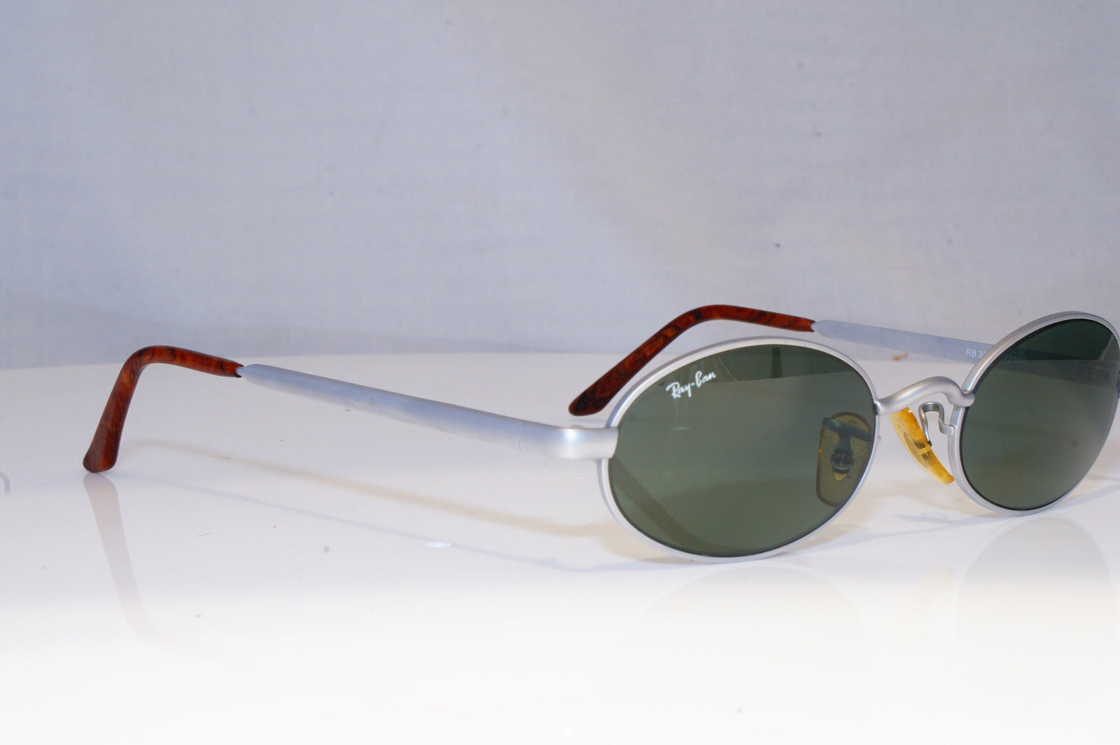 RAY-BAN Mens Vintage 1990 Designer Sunglasses Silver Oval RB